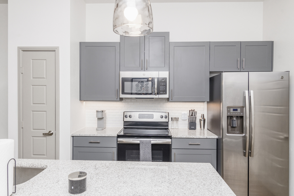 Rent Jewel on Landmark 1266 in Addison, TX Landing