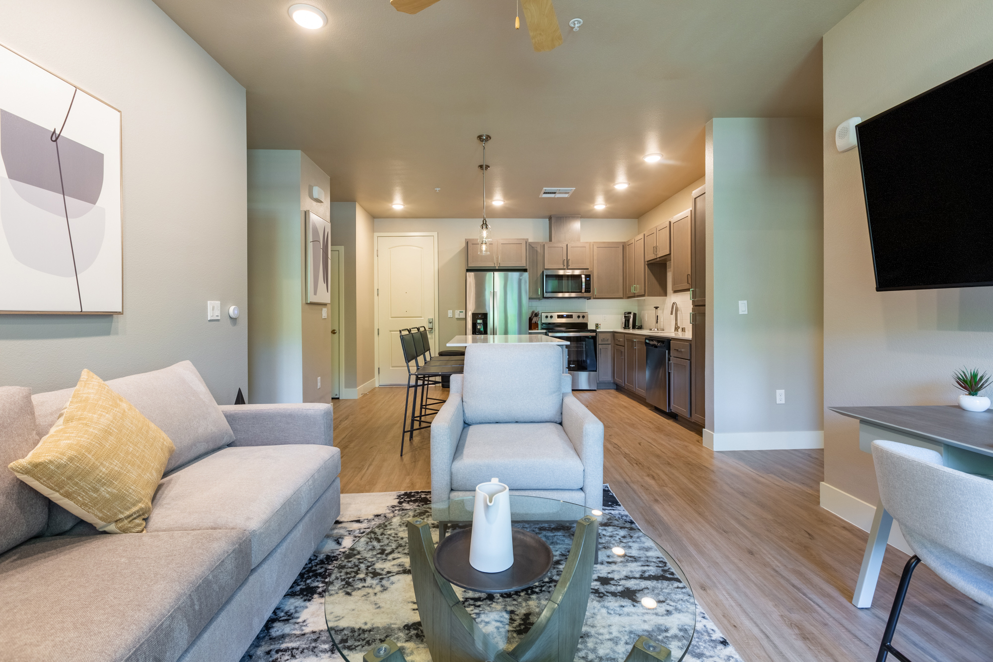 Rent Alira Luxury Apartments 4115 in Sacramento, CA Landing