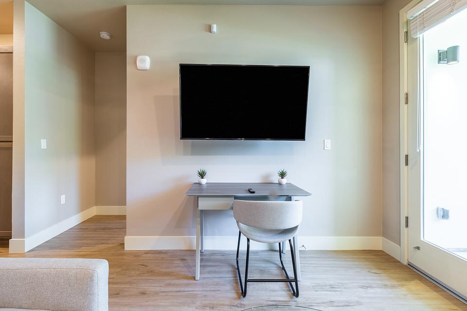 Rent Alira Luxury Apartments 4115 in Sacramento, CA Landing