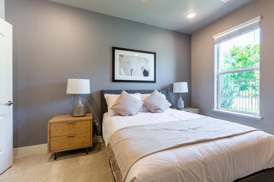 Rent Alira Luxury Apartments 4115 in Sacramento, CA Landing