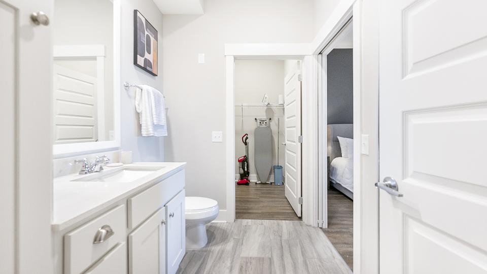 Rent McEwen Northside I 11020 in Franklin, TN Landing