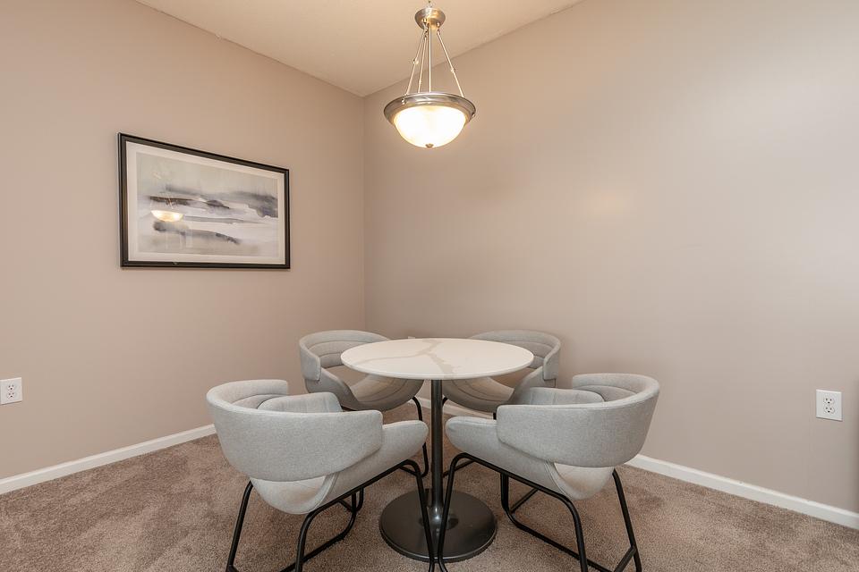 Rent Marble Cliff Commons 2701 in Columbus, OH Landing