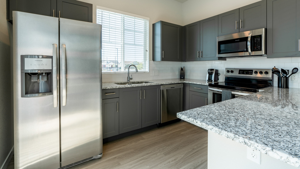 Rent Avilla Eastlake 442 in Thornton, CO Landing