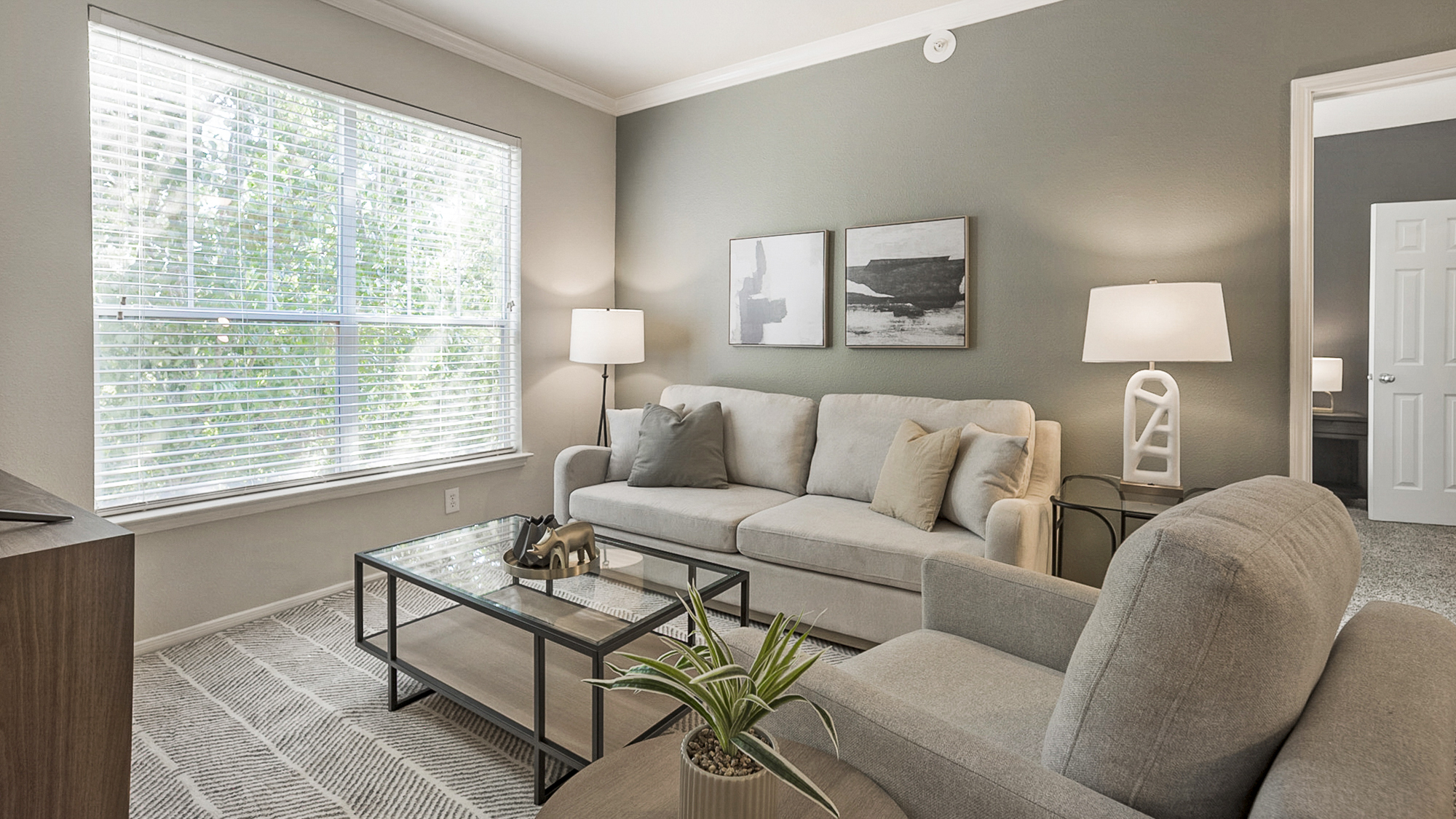 Rent Whispering Pines Ranch 03302 in The Woodlands, TX Landing