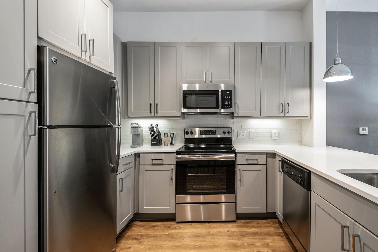 Rent The Crosby 160 in Dallas, TX Landing