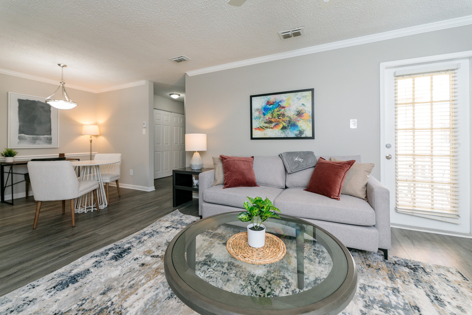 Rent Arbors River Oaks Apartment Homes 05106 in Memphis, TN Landing