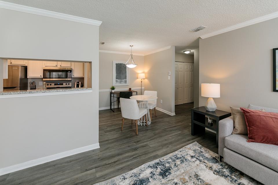 Rent Arbors River Oaks Apartment Homes 05106 in Memphis, TN Landing