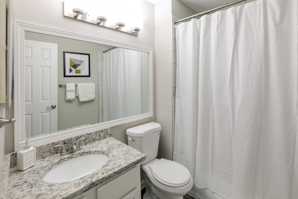 Rent Arbors River Oaks Apartment Homes 05106 in Memphis, TN Landing