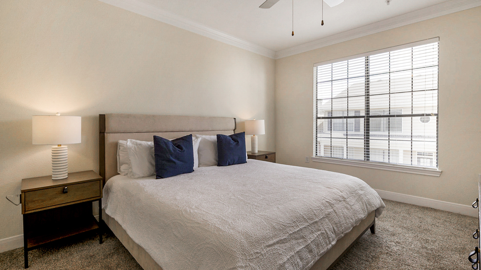 Rent Village on Memorial Townhomes 611 in Houston, TX Landing