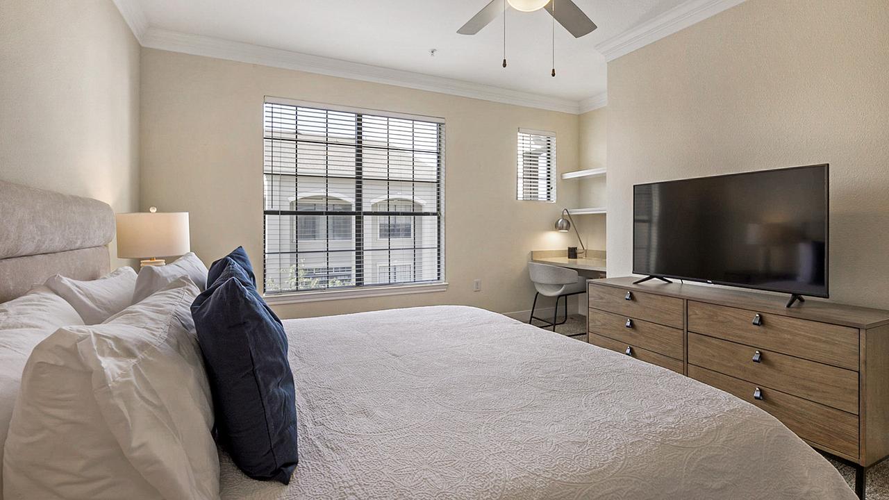 Rent Village on Memorial Townhomes 611 in Houston, TX Landing