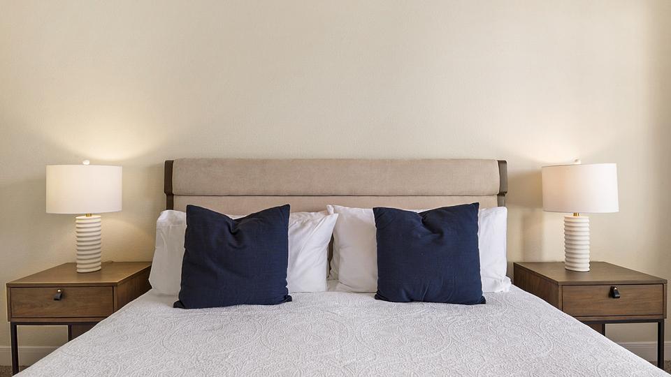 Rent Village on Memorial Townhomes 611 in Houston, TX Landing