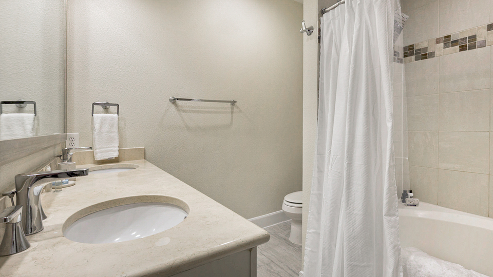 Rent Village on Memorial Townhomes 611 in Houston, TX Landing