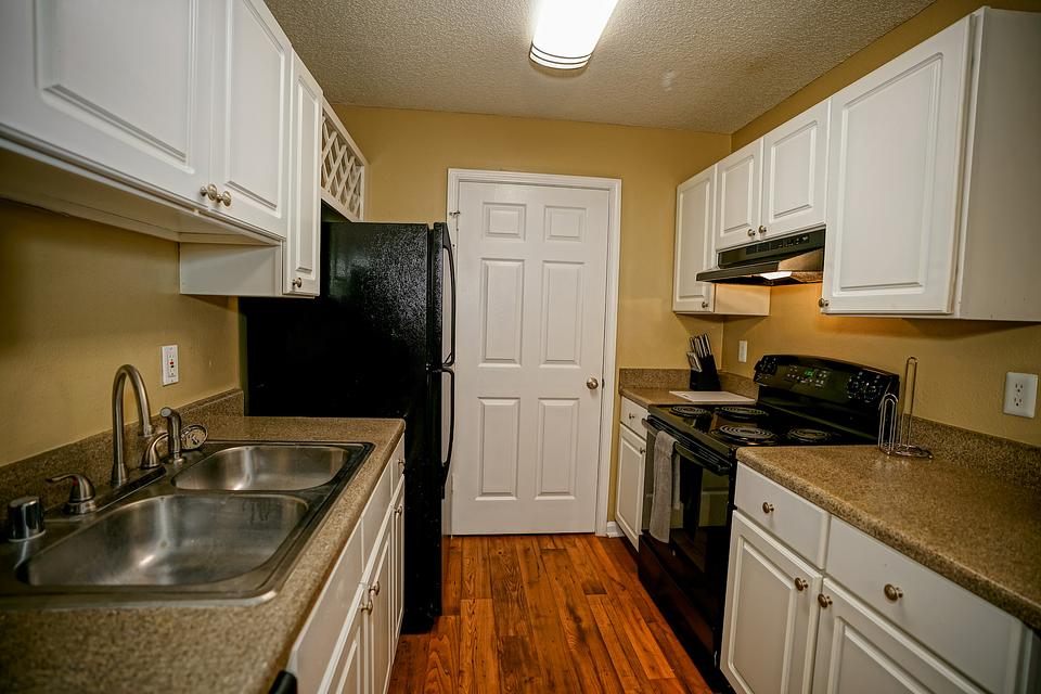 Rent Avenues of South Hoover 5915 in Hoover, AL Landing