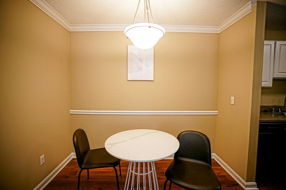 Rent Avenues of South Hoover 5915 in Hoover, AL Landing