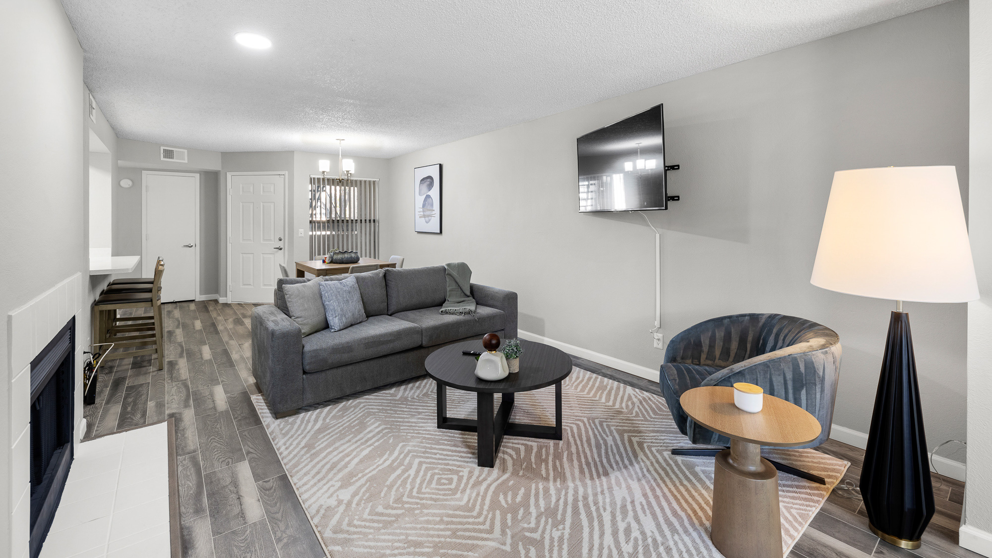 Rent The Enclave at Paradise Valley 2005 in Phoenix, AZ Landing