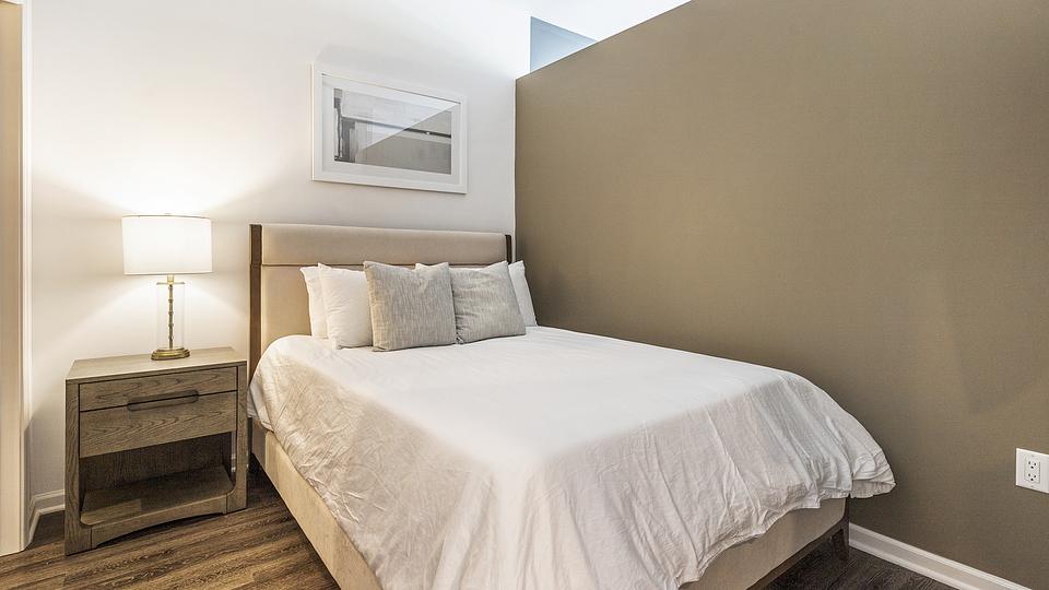 Rent The Apex at CityPlace 3226 in Overland Park, KS Landing