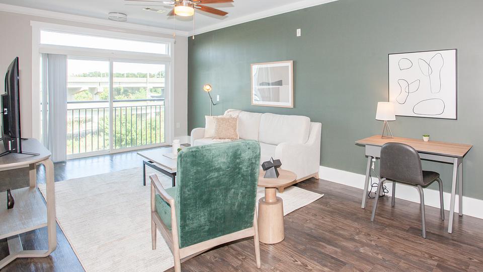 Rent Sawmill Point Apartments 366 in Wilmington, NC Landing