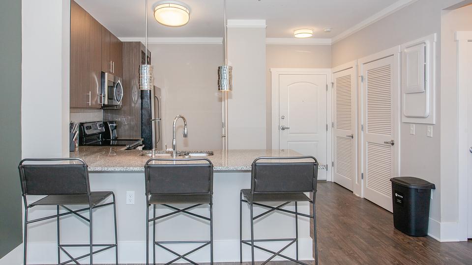 Rent Sawmill Point Apartments 366 in Wilmington, NC Landing