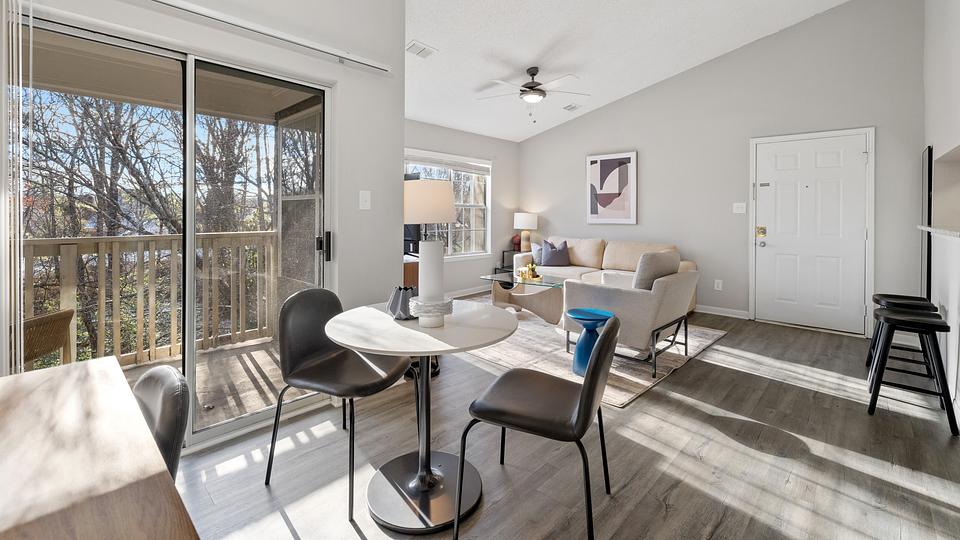 Rent Arbors River Oaks Apartment Homes 02304 in Memphis, TN Landing