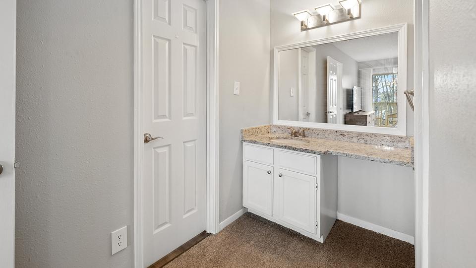 Rent Arbors River Oaks Apartment Homes 02304 in Memphis, TN Landing