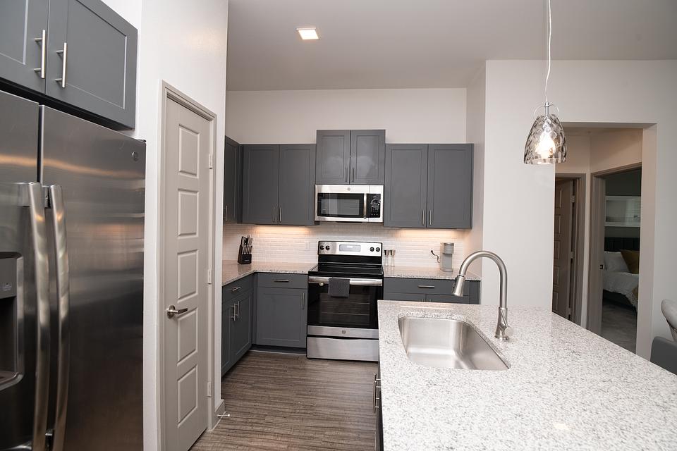 Rent Jewel on Landmark 1358 in Addison, TX Landing