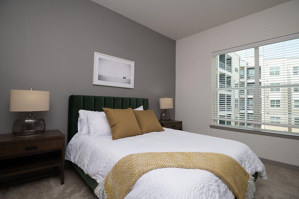 Rent Jewel on Landmark 1358 in Addison, TX Landing