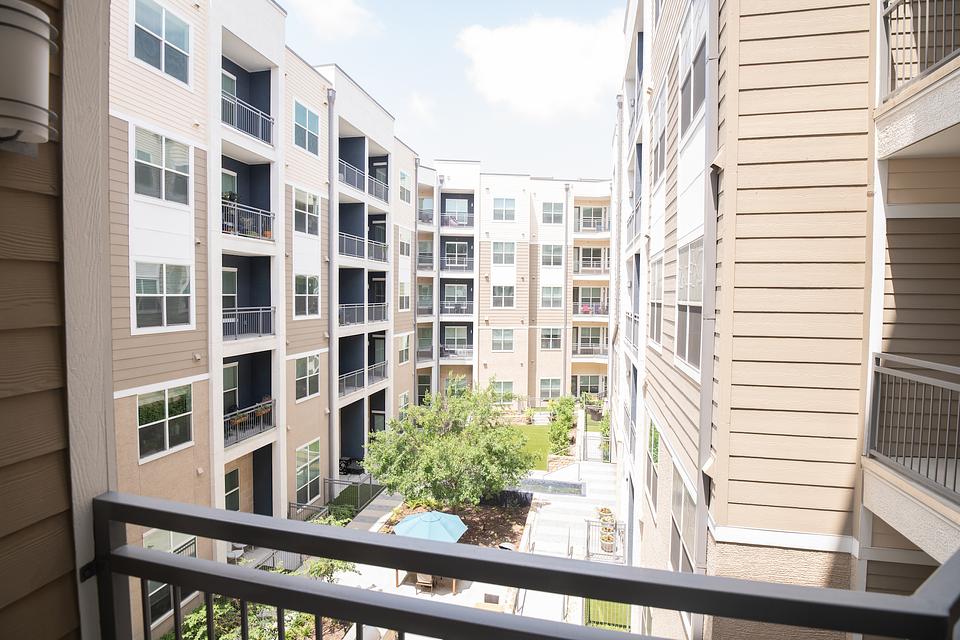 Rent Jewel on Landmark 1358 in Addison, TX Landing