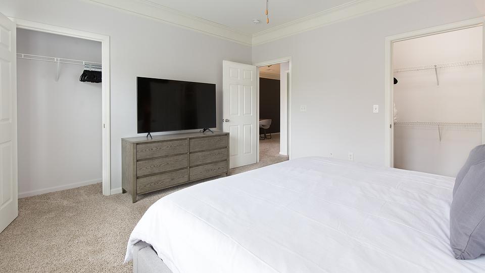 Rent The Sovereign at Overland Park Apartments 16206 in Overland Park