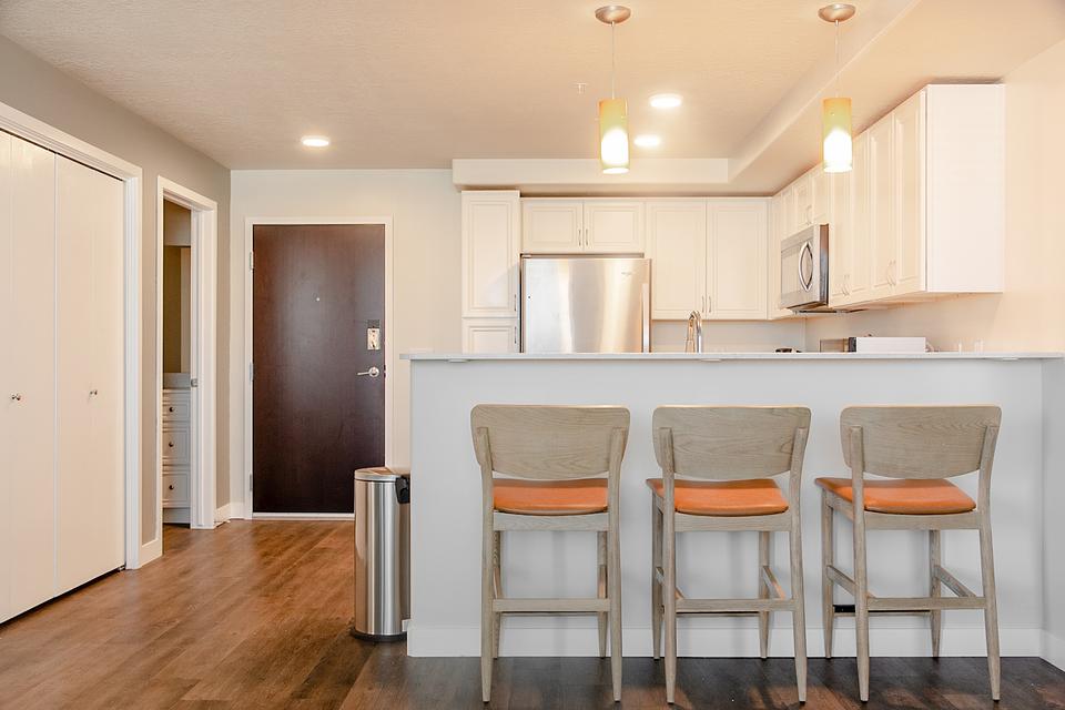 Rent The Zeller C454 in South Salt Lake, UT Landing