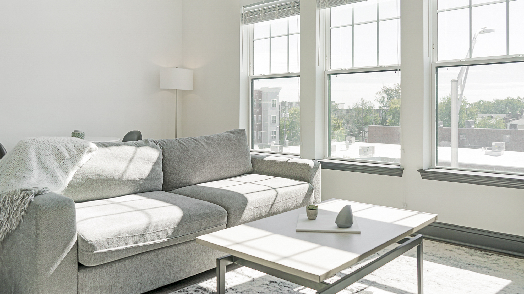 Rent The Jamestown Apartment Flats 30423 in Richmond, VA Landing