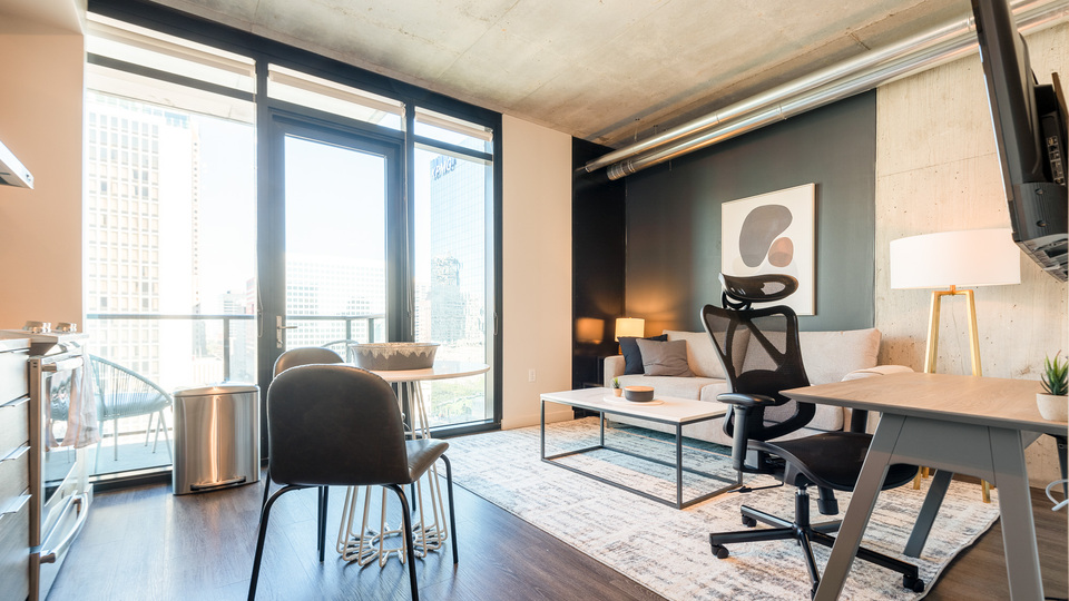 Rent One Cardinal Way 1404 in St Louis, MO Landing