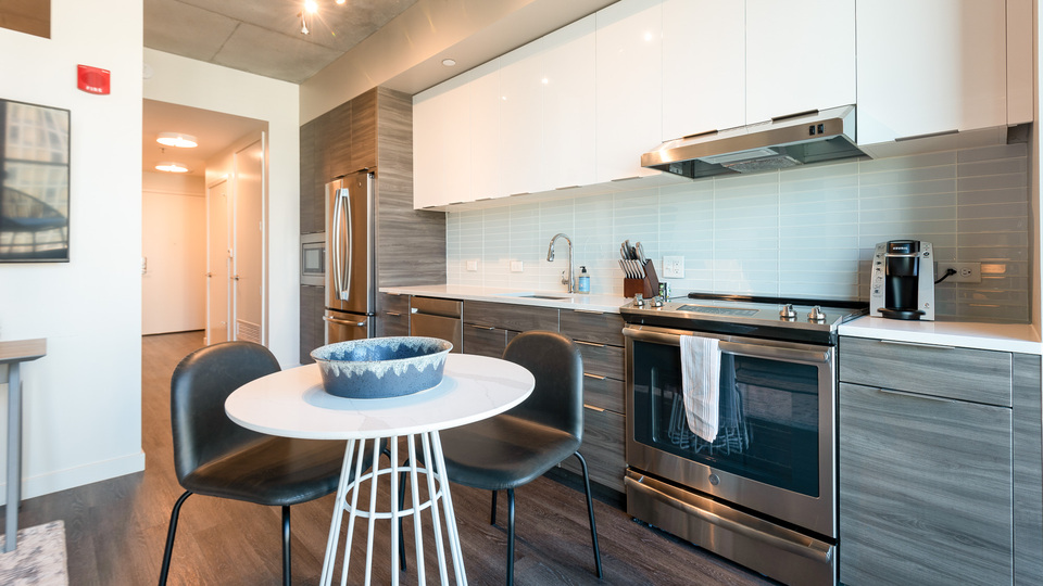 Rent One Cardinal Way 1404 in St Louis, MO Landing