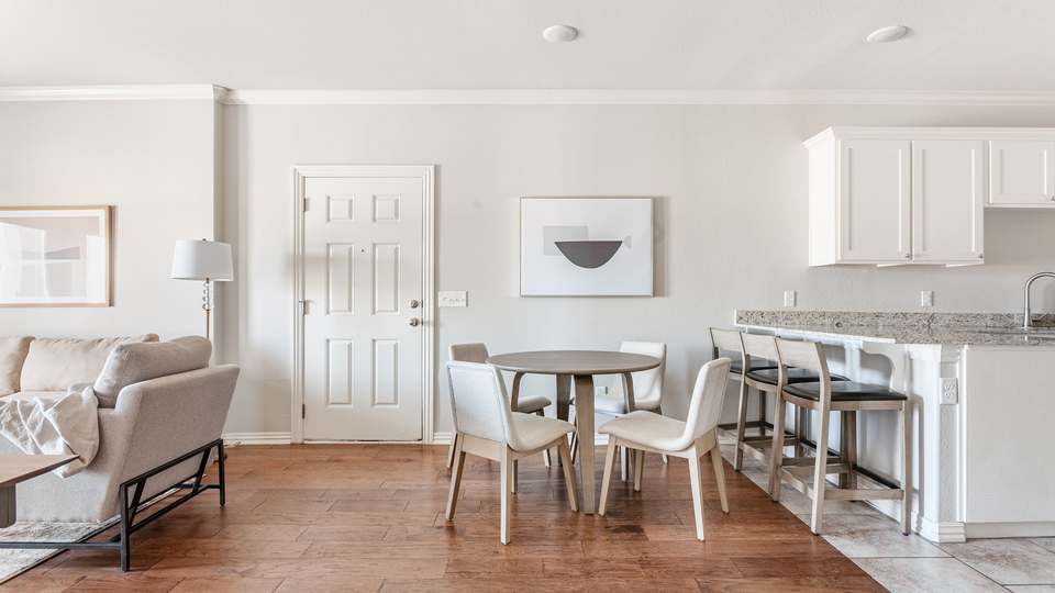 Rent The Sully at Sullivan Square 1012201 in Bentonville, AR Landing