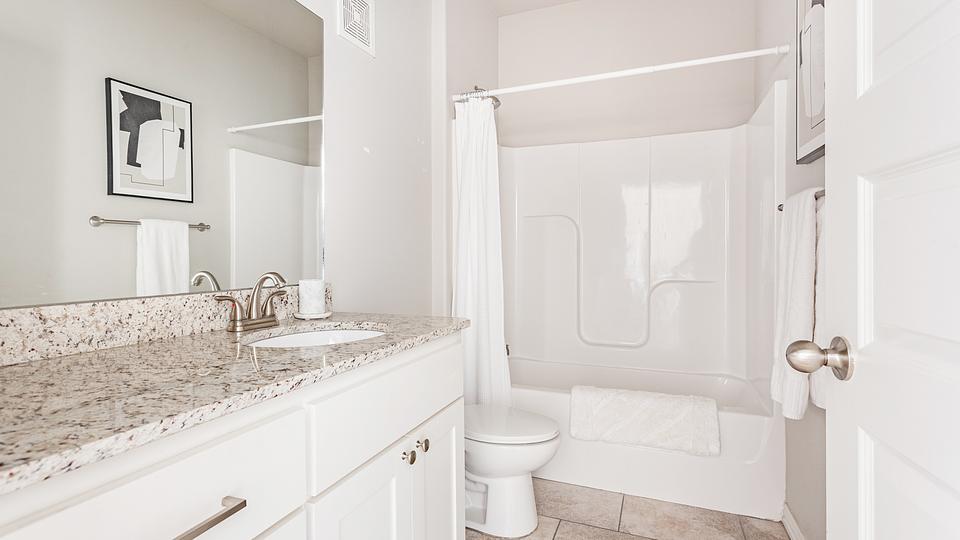 Rent The Sully at Sullivan Square 1012201 in Bentonville, AR Landing