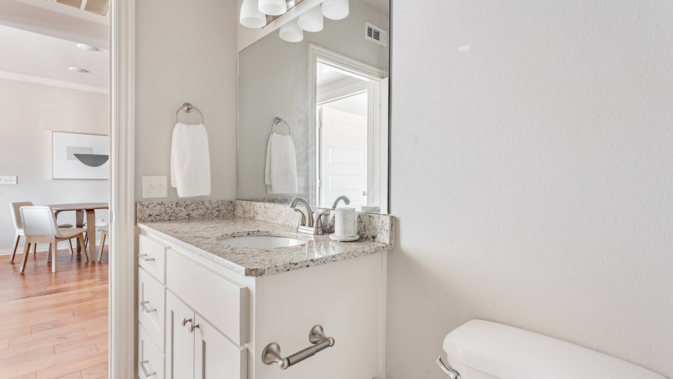 Rent The Sully at Sullivan Square 1012201 in Bentonville, AR Landing