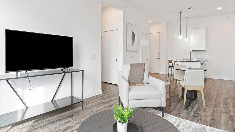 Rent Trailside Oaks Townhomes 1408 in Leander, TX Landing