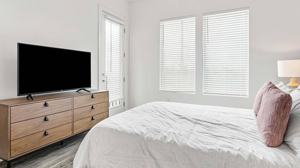 Rent Trailside Oaks Townhomes 1408 in Leander, TX Landing