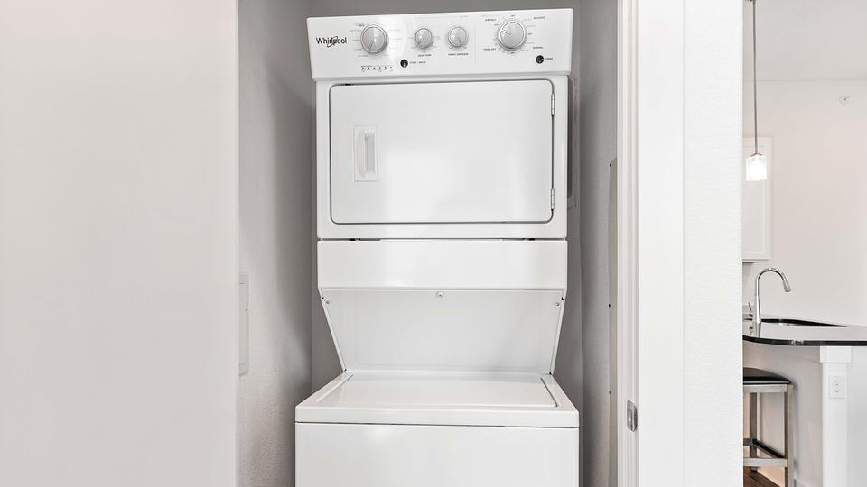 Rent Trailside Oaks Townhomes 1408 in Leander, TX Landing