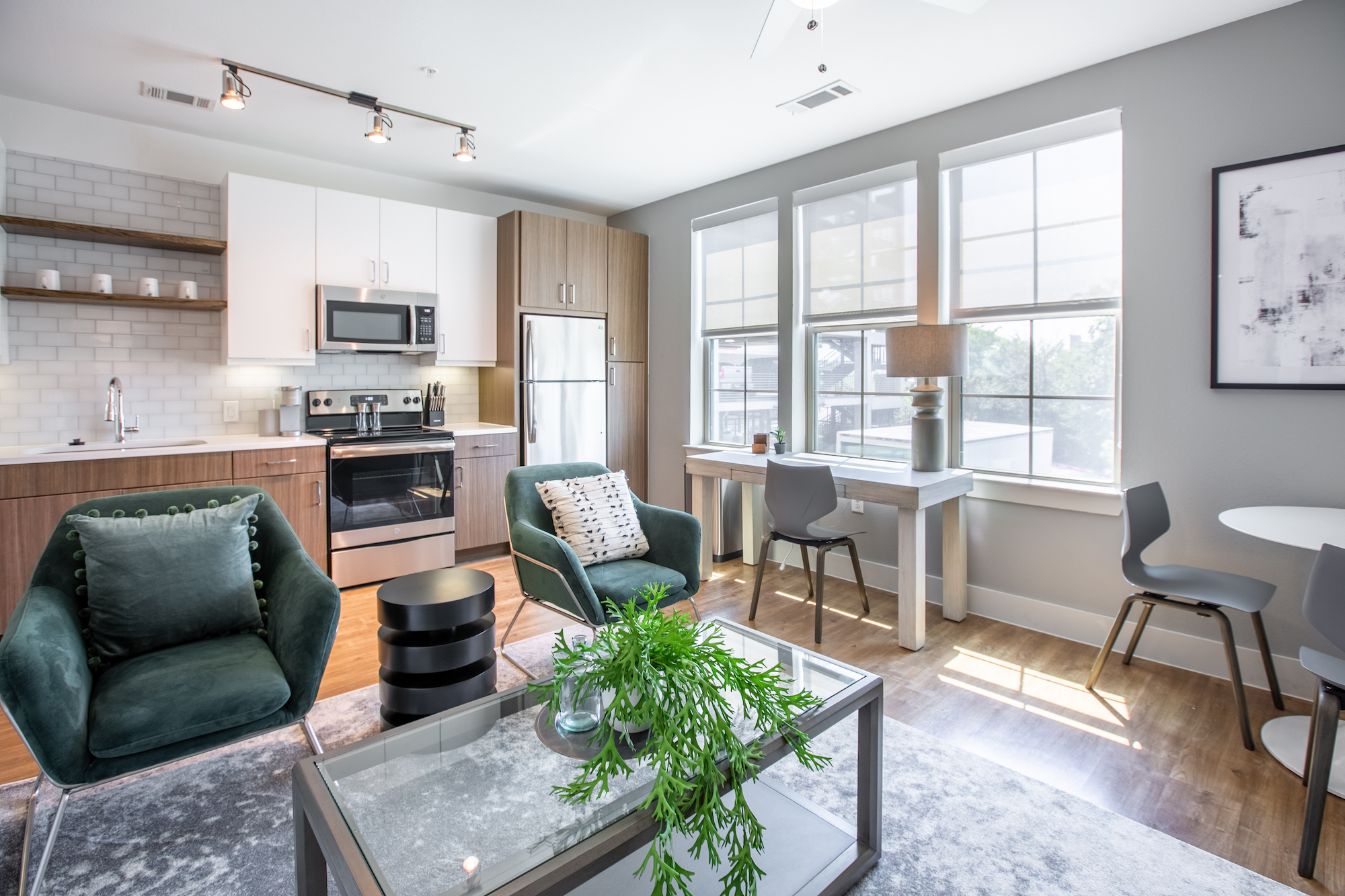 Rent The Crosby 267 in Dallas, TX Landing