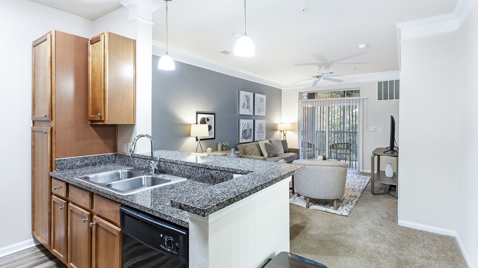 Rent Abberly West Ashley Apartments 633 in Charleston, SC Landing