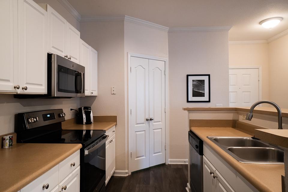 Rent Alden Place at South Square A05207 in Durham, NC Landing