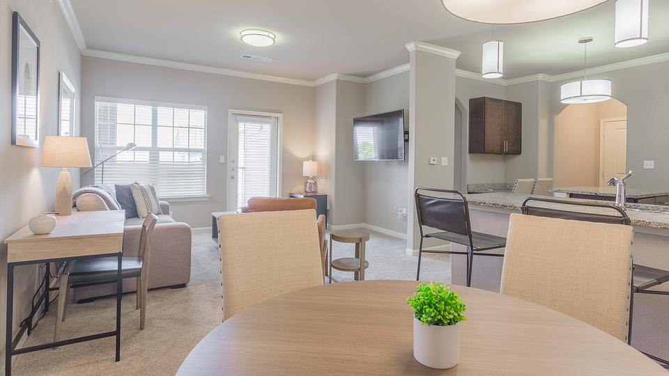 Rent Crowne Club Apartments 16513 in Winston Salem, NC Landing