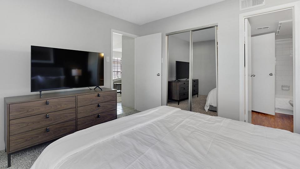 Rent McAlister 0320 in Webster, TX Landing