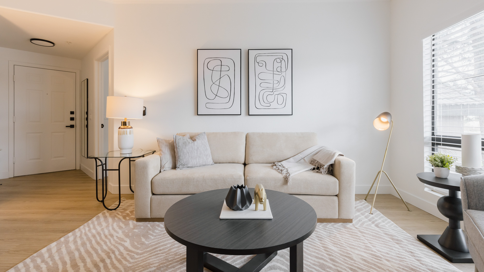 Rent Lazo Apartments 2171 in Chandler, AZ Landing