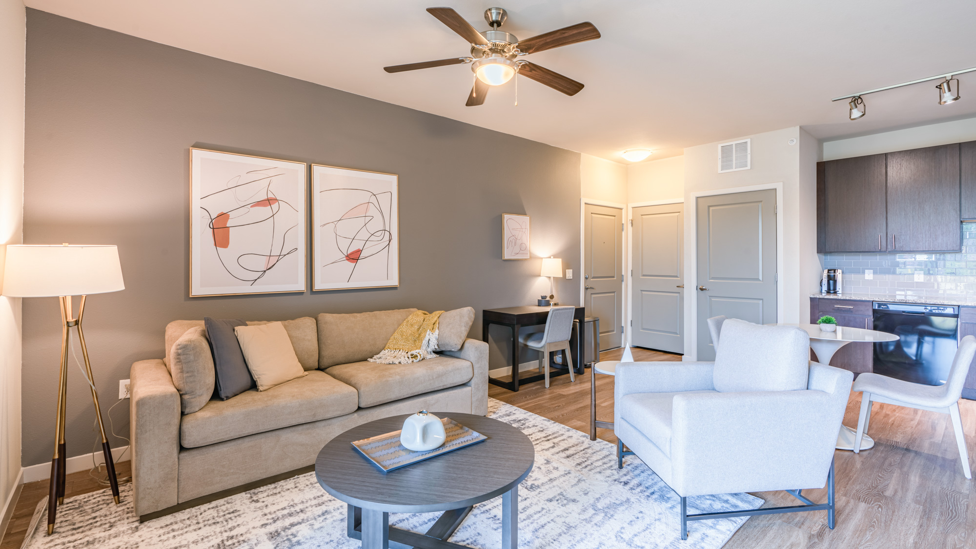 Rent HiLine 08306 in Littleton, CO Landing