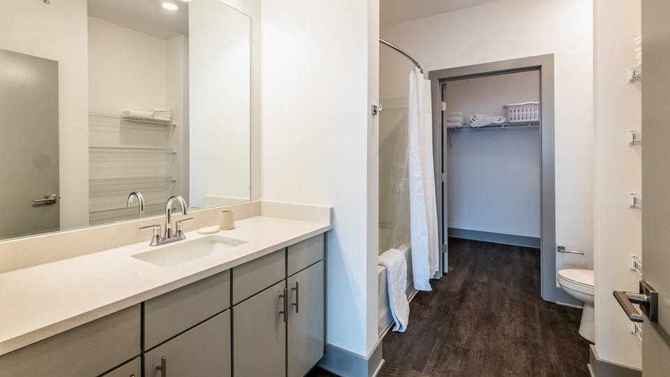 Rent Radius at Donelson 359 in Nashville, TN Landing