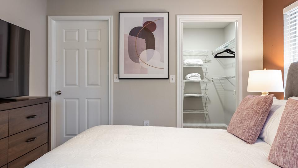 Rent SOCO Apartments 0808 in Austin, TX Landing