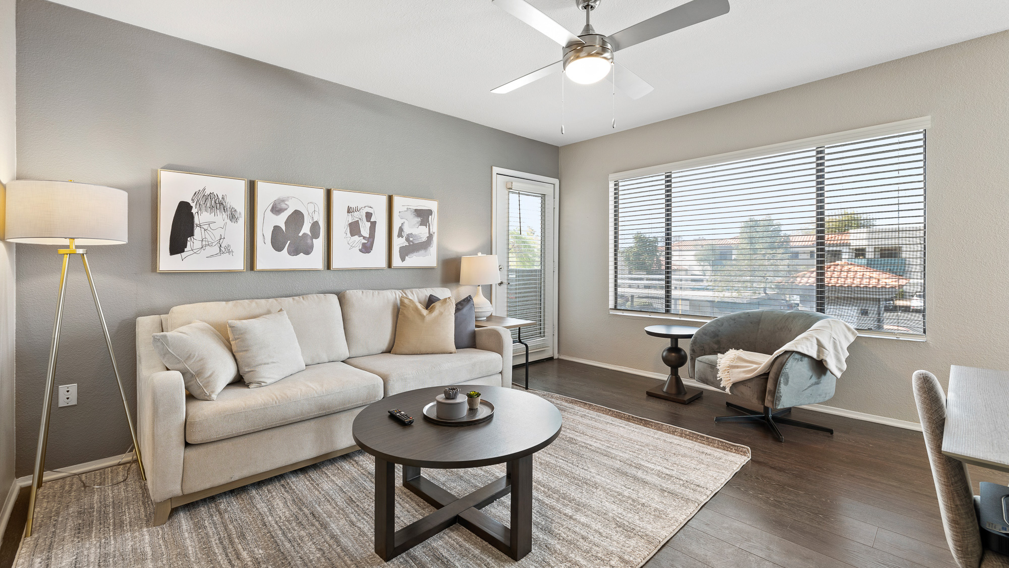 Rent Sonoran Apartments Homes 2218 in Phoenix, AZ Landing