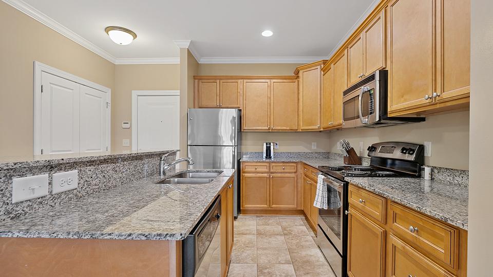 Rent The Plantation at Pleasant Ridge 11052G in Greensboro, NC Landing