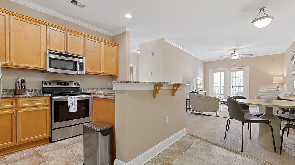 Rent The Plantation at Pleasant Ridge 11052G in Greensboro, NC Landing